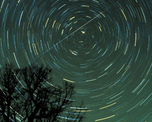 Best Meteor Shower of 2010 Peaks Tonight
